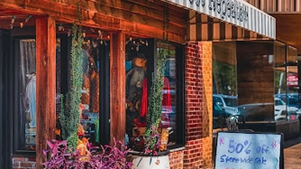 Consignment store in Oak Grove, Louisiana: Sweet Repeats