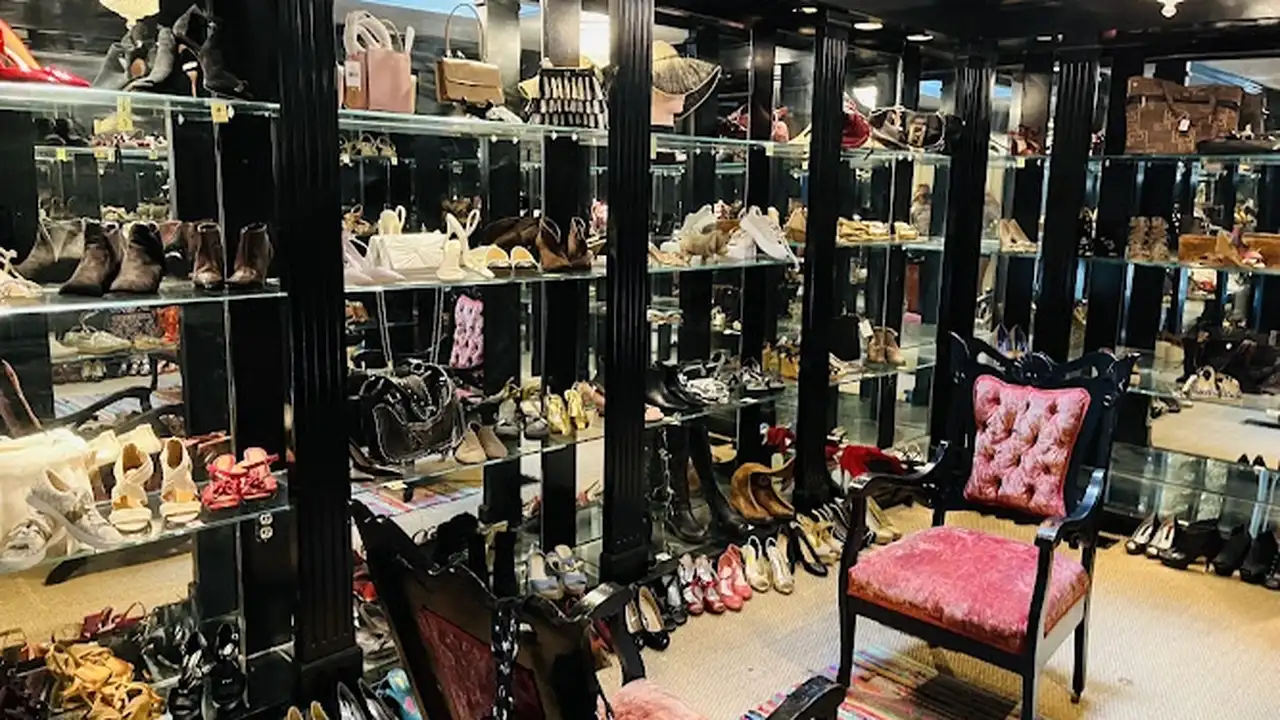 Consignment store in Pensacola, Florida: Sweet T’s Designer consignment