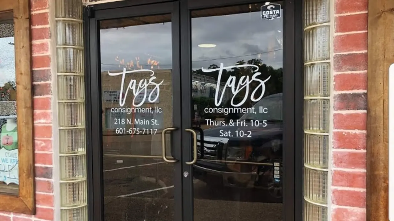Consignment store in Mendenhall, Mississippi: Tags Consignment