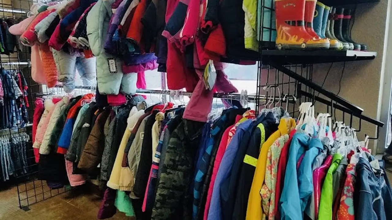 Consignment store in South Lake Tahoe, California: Tahoe Kids Store