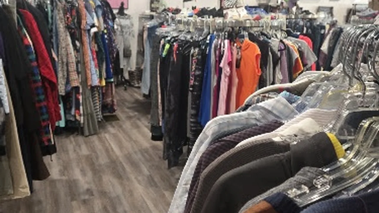 Consignment store in Pekin, Illinois: Take Two Resale Boutique