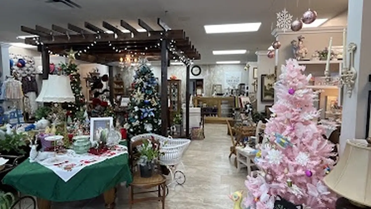 Consignment store in Rolling Meadows, Illinois: Tender Heart Vintage