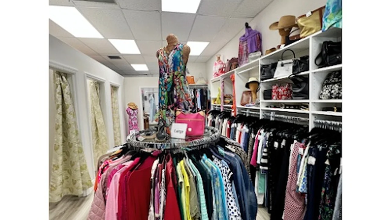 Consignment store in Tequesta, Florida: Tequesta Exchange Boutique