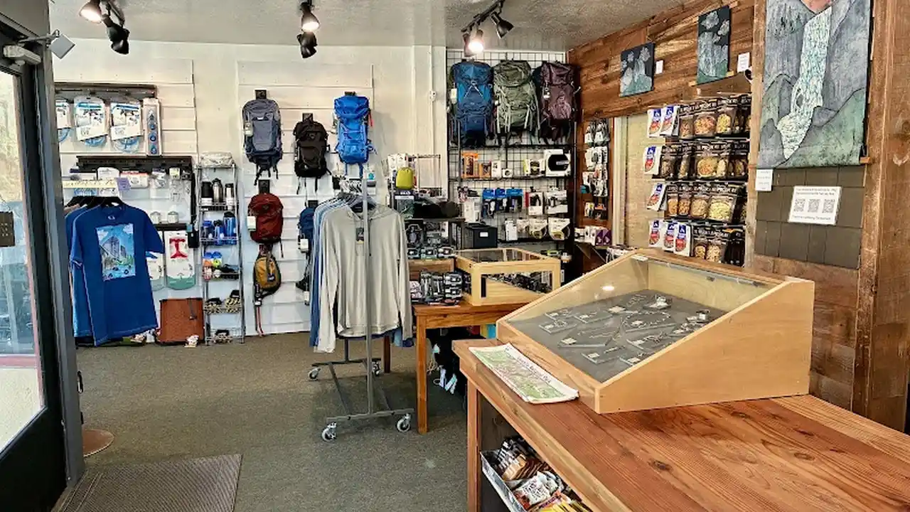 Consignment store in Mariposa, California: The Approach Trading Post