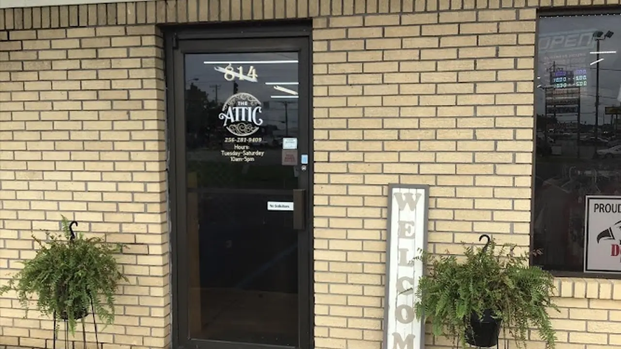 Consignment store in Boaz, Alabama: The Attic