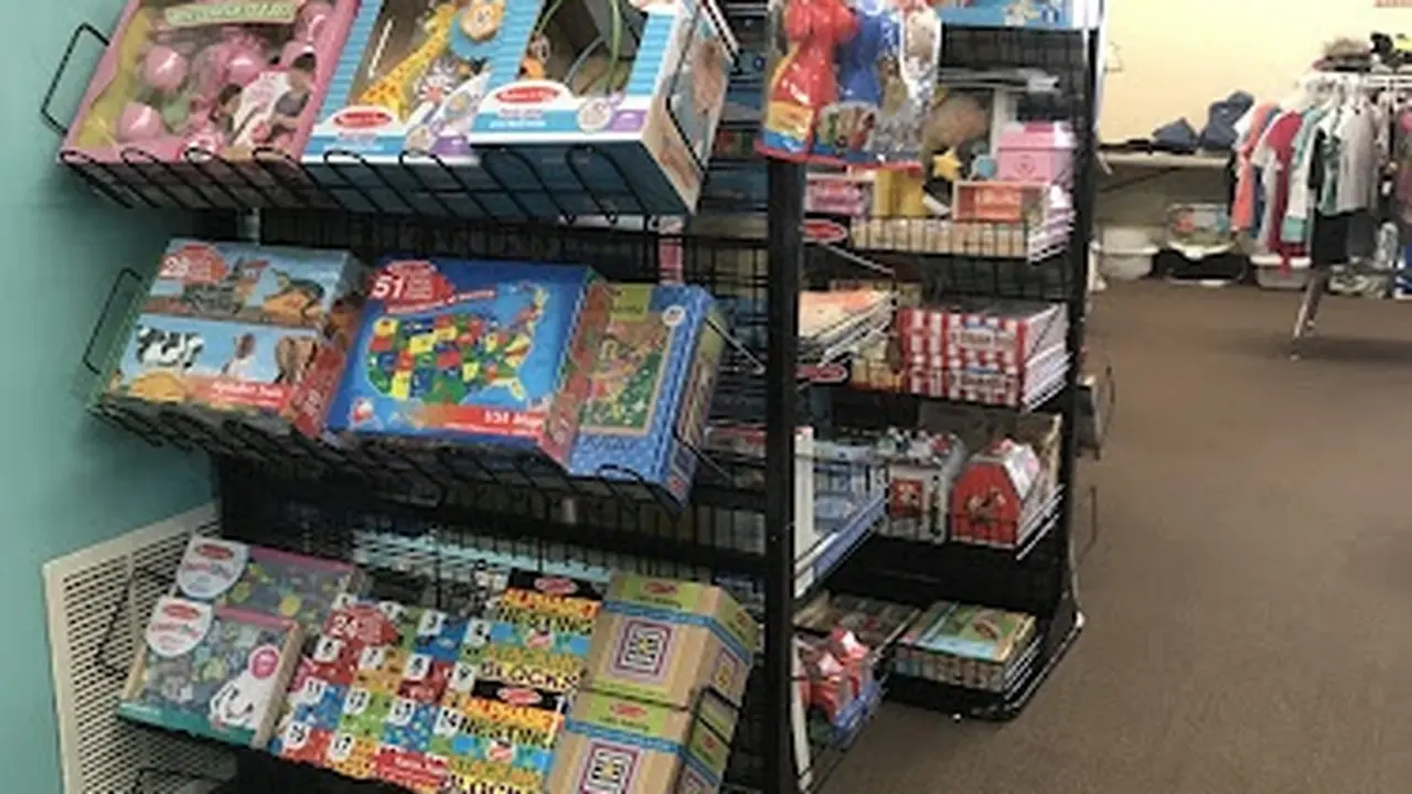 Consignment store in Columbus, Nebraska: The Bargain Store