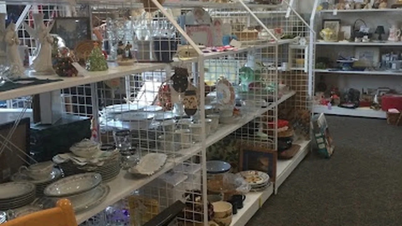 Consignment store in Easton, Maryland: The Bazaar 121 Federal Street