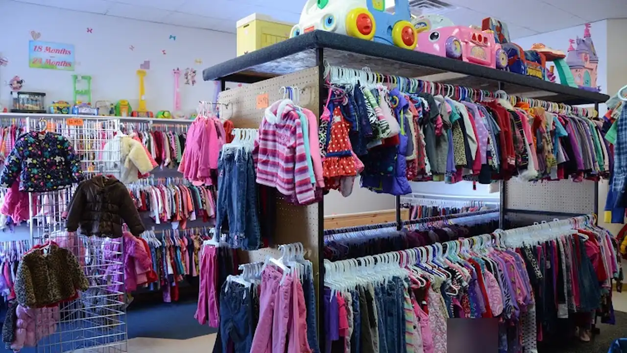 Consignment store in Rice Lake, Wisconsin: The Bean Sprout