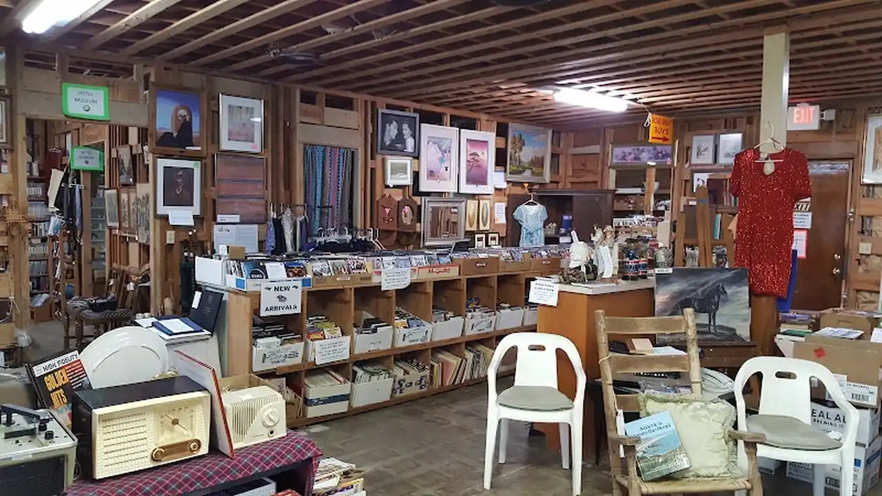 Consignment store in Llano, Texas: The Bessemer Book and Resale Store