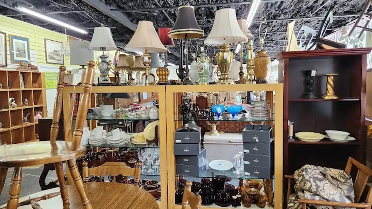 Consignment store in Gainesville, Georgia: The Brown Eyed Girl Upscale Resale