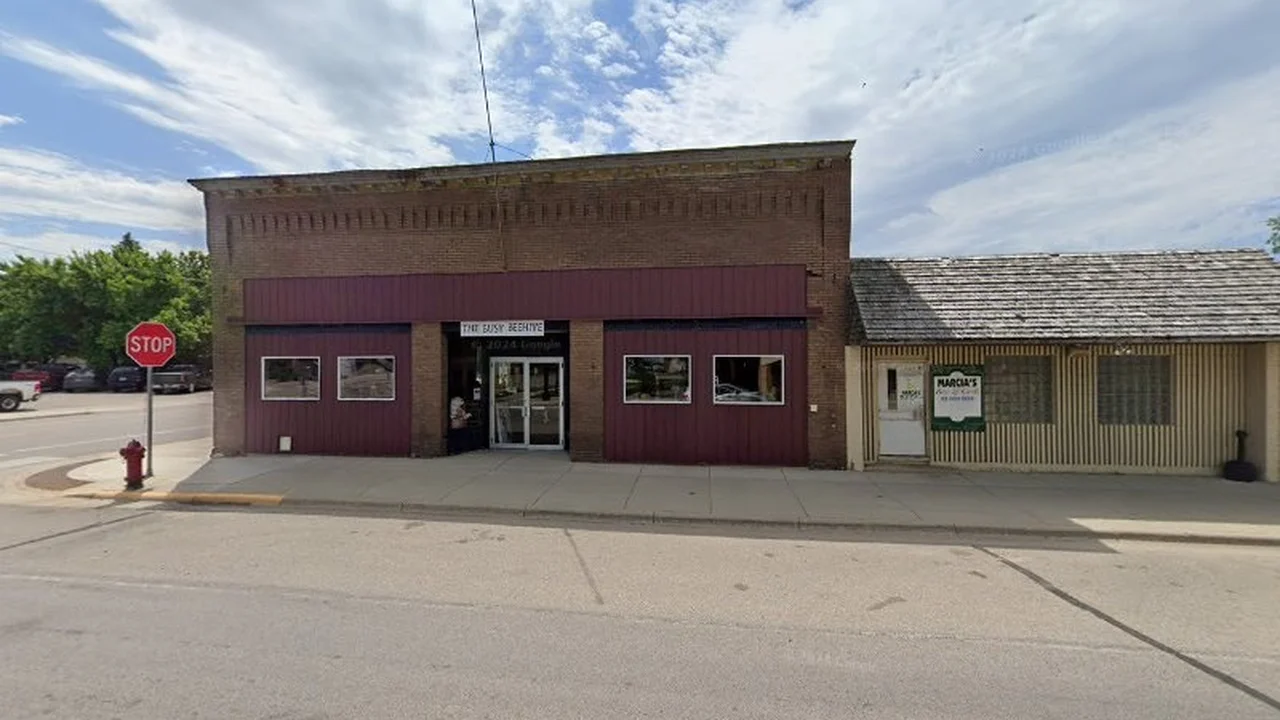Consignment store in Brooten, Minnesota: The Busy Beehive