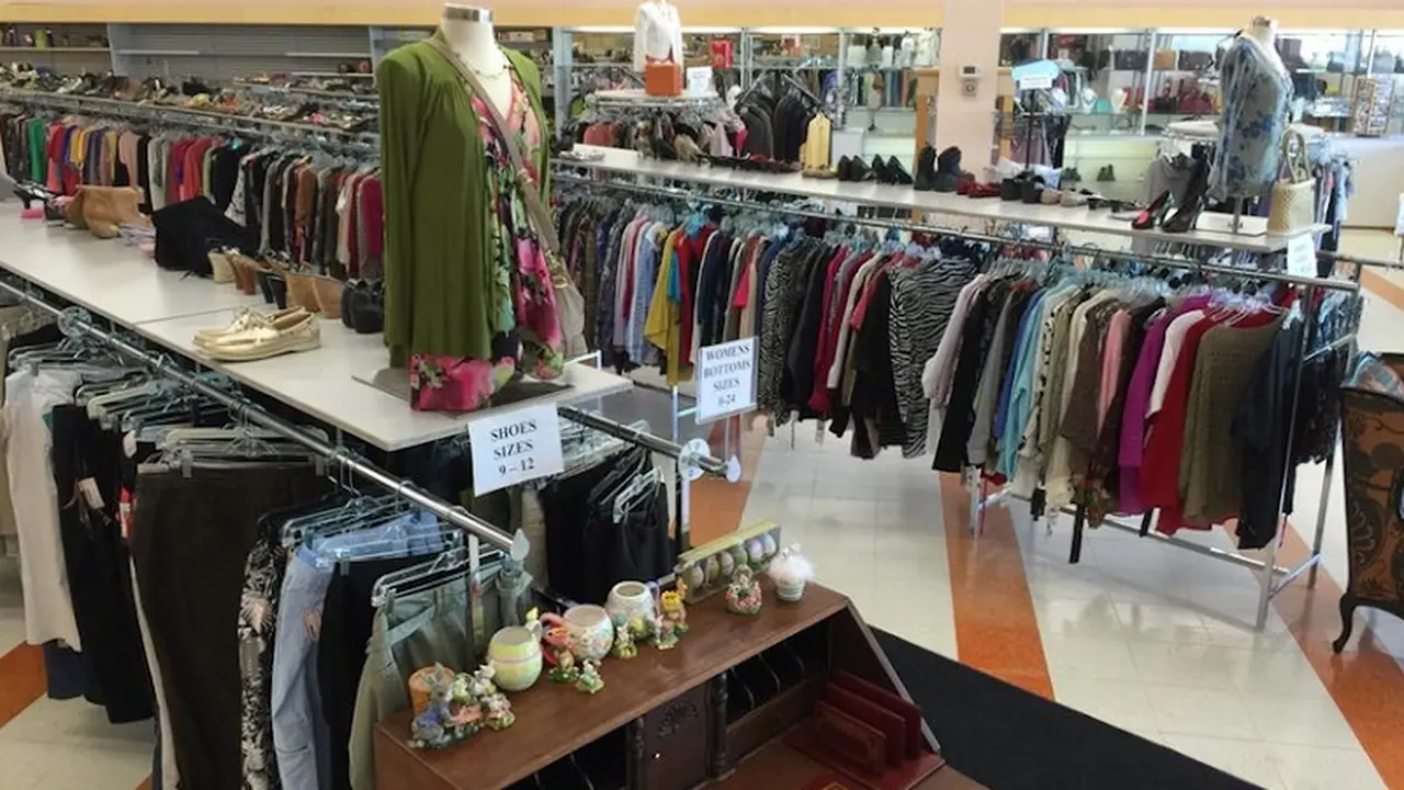 Consignment store in Old Saybrook, Connecticut: The Cedar Chest Consignments