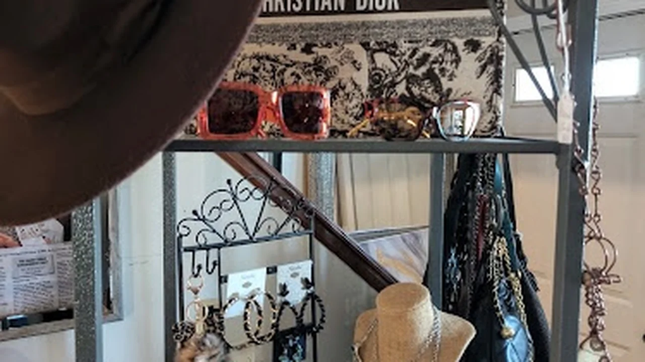 Consignment store in West Springfield, Massachusetts: The Classic Chic Designer Boutique
