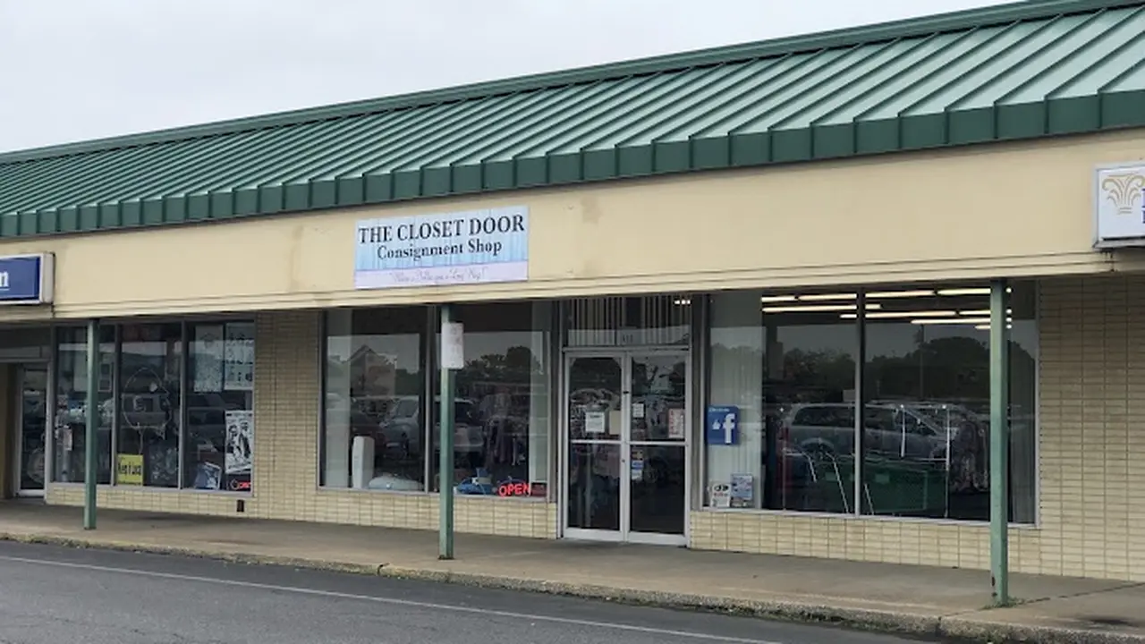 Consignment store in Murray, Kentucky: The Closet Door