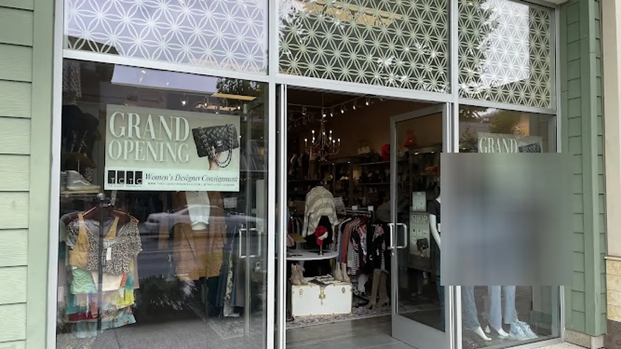 Consignment store in Oxnard, California: The Closet Trading Co.