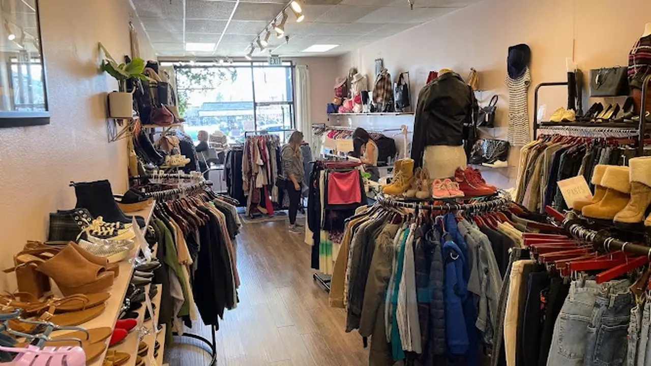 Consignment store in Agoura Hills, California: The Closet Trading Company