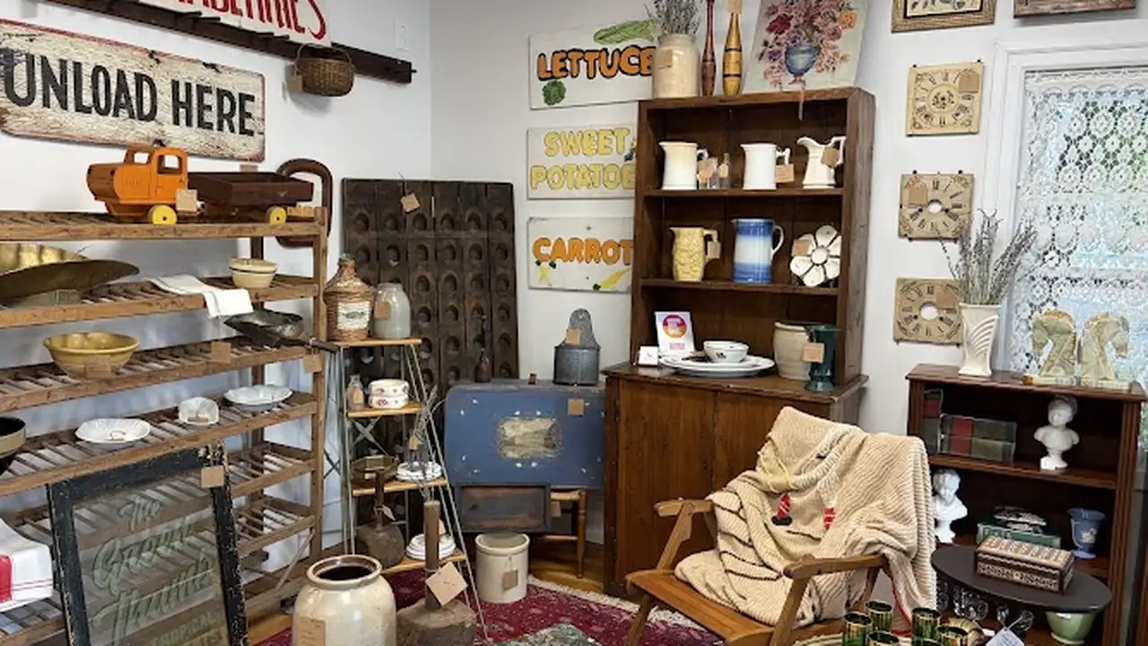 Consignment store in Bedford Hills, New York: The Collective