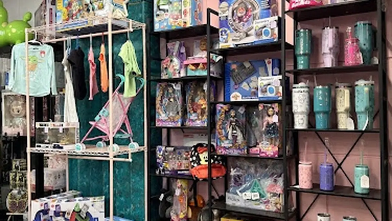 Consignment store in Ontario, California: The Crowns