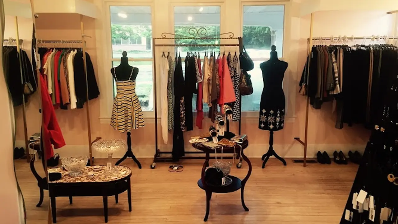 Consignment store in Timonium, Maryland: The Duckpin Consignment Shop