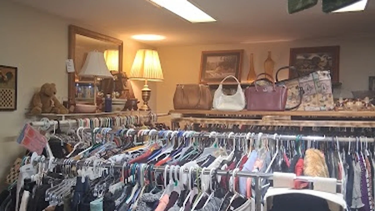 Consignment store in Warren, Indiana: The Dusty Trunk Thrift/Consignment Store