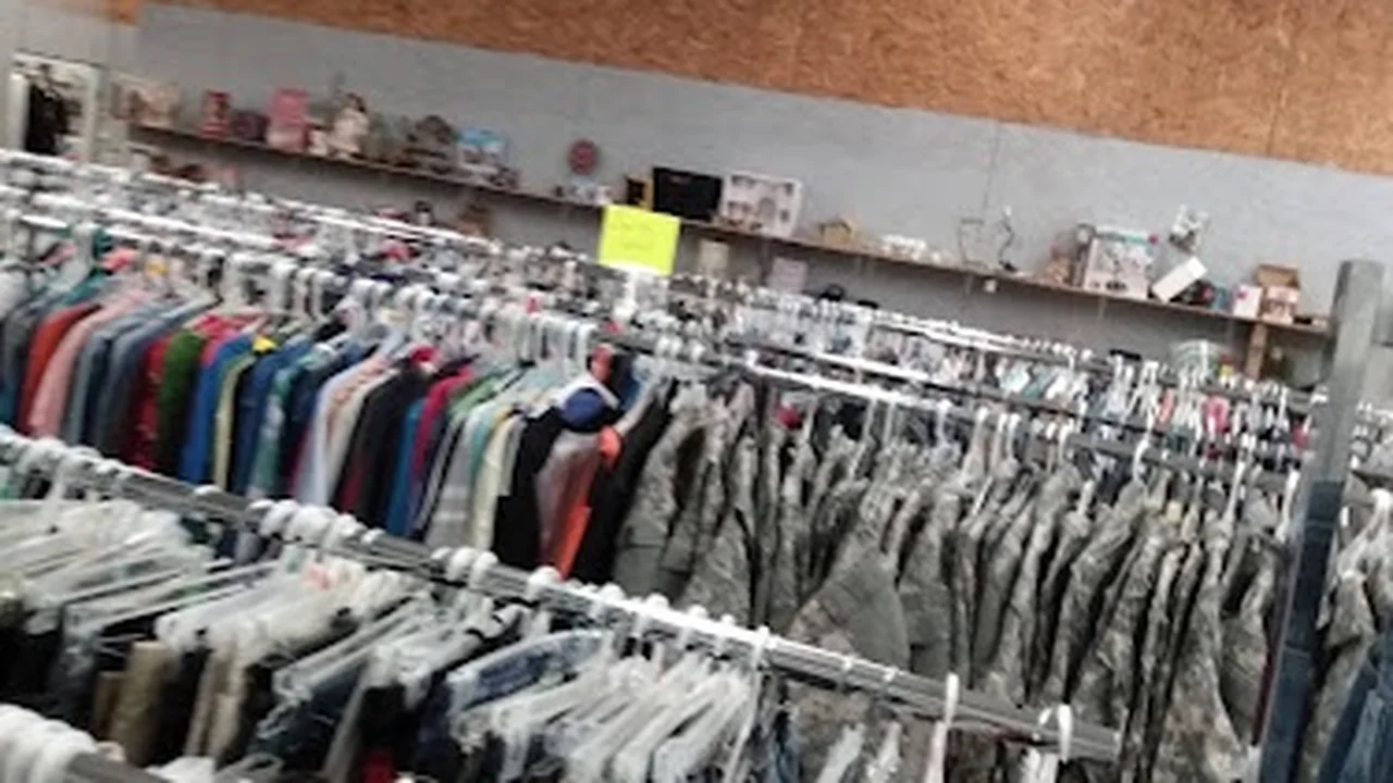Consignment store in Branchland, West Virginia: THE FAMILY CLOSET