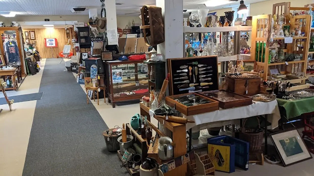 Consignment store in Pilesgrove, New Jersey: The Find Marketplace