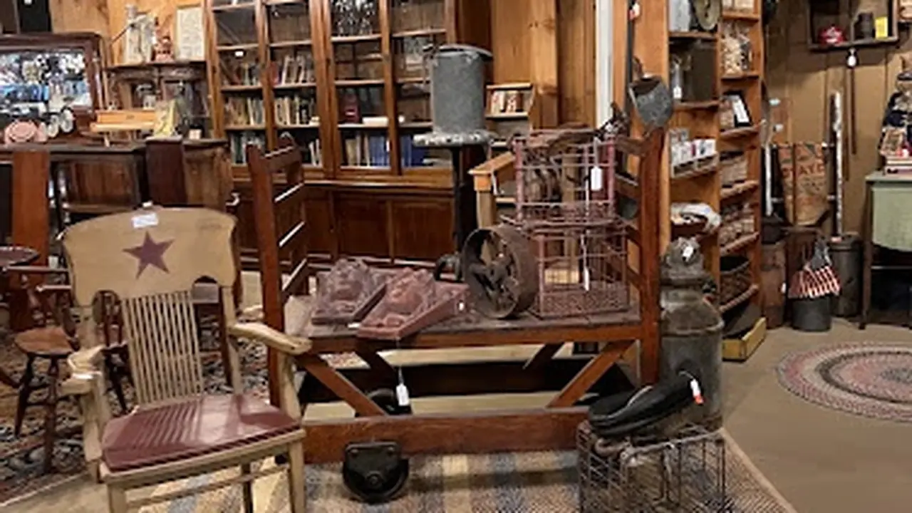 Consignment store in Johnston, Rhode Island: The Find on 6
