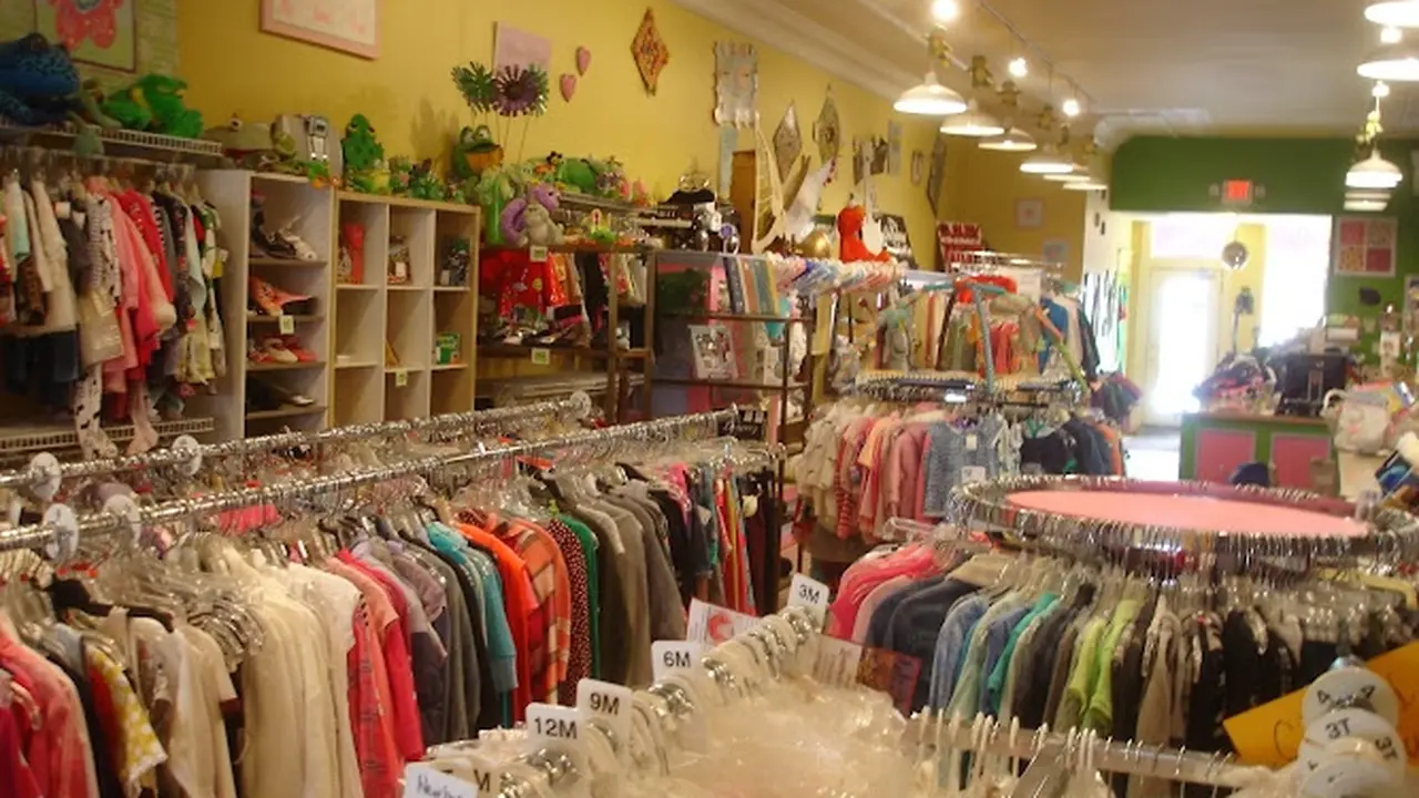 Consignment store in Rochester, Michigan: The Funky Frog, Children's Resale Boutique