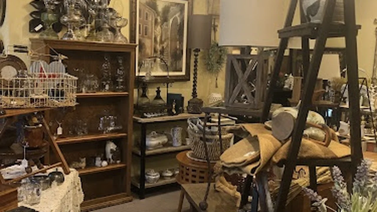 Consignment store in Reno, Nevada: The Glory Barn Consignment & Antiques