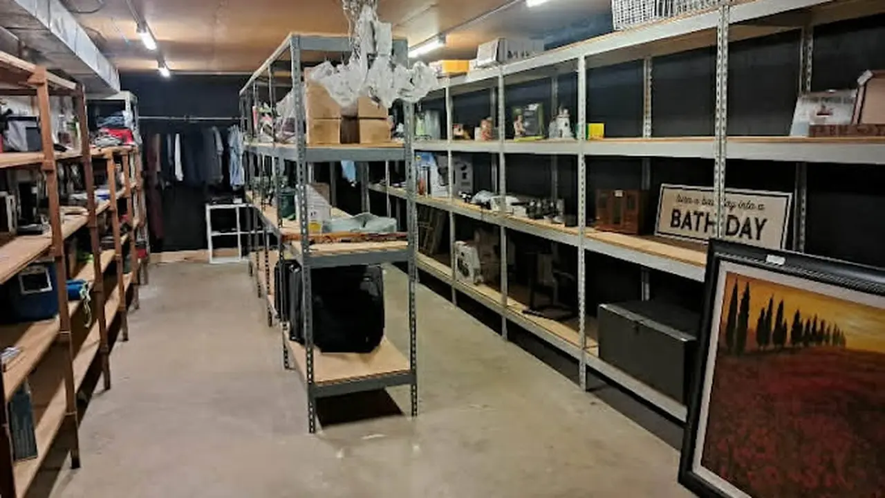Consignment store in Fawn Grove, Pennsylvania: The Grove Consignment Store