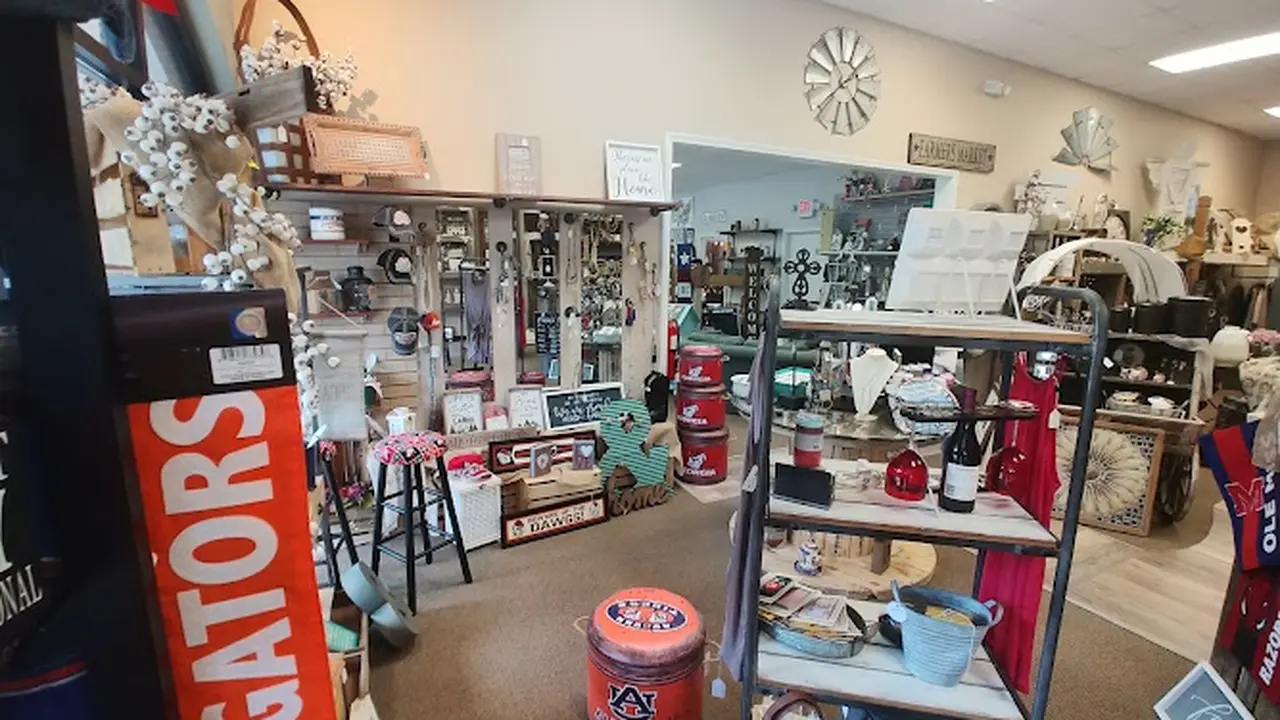Consignment store in Cumming, Georgia: The Gypsy's Farmhouse