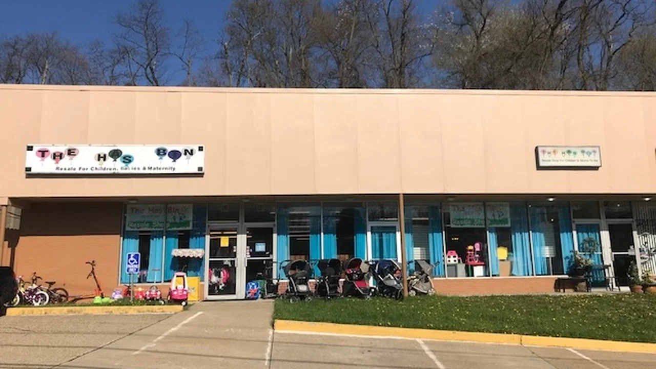 Consignment store in Bethel Park, Pennsylvania: The Has Bin