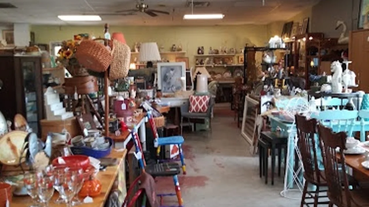 Consignment store in Wilmington, North Carolina: The Ivy Cottage