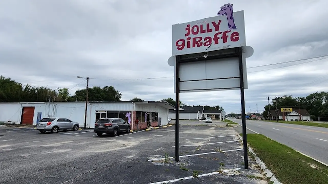 Consignment store in Baxley, Georgia: The Jolly Giraffe Kids Consignment Store