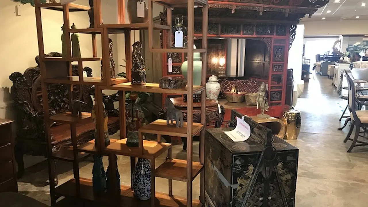 Consignment store in Costa Mesa, California: The Legacy Center Furniture