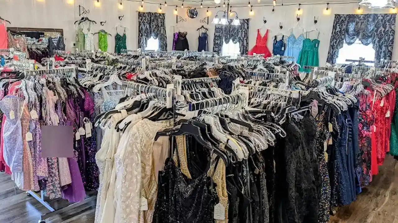 Consignment store in Lima, Ohio: The Lion, The Niche & The Wardrobe Consignment Shop