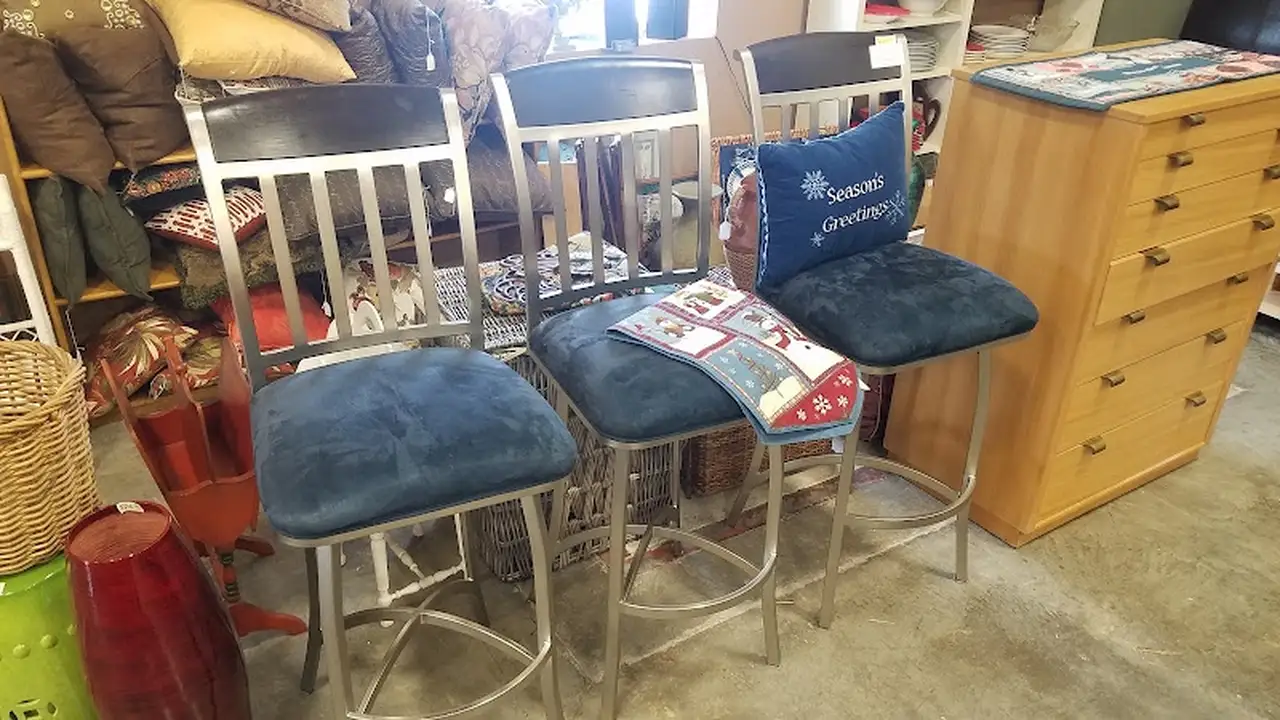Consignment store in Stillwater, Minnesota: The Lived In Room