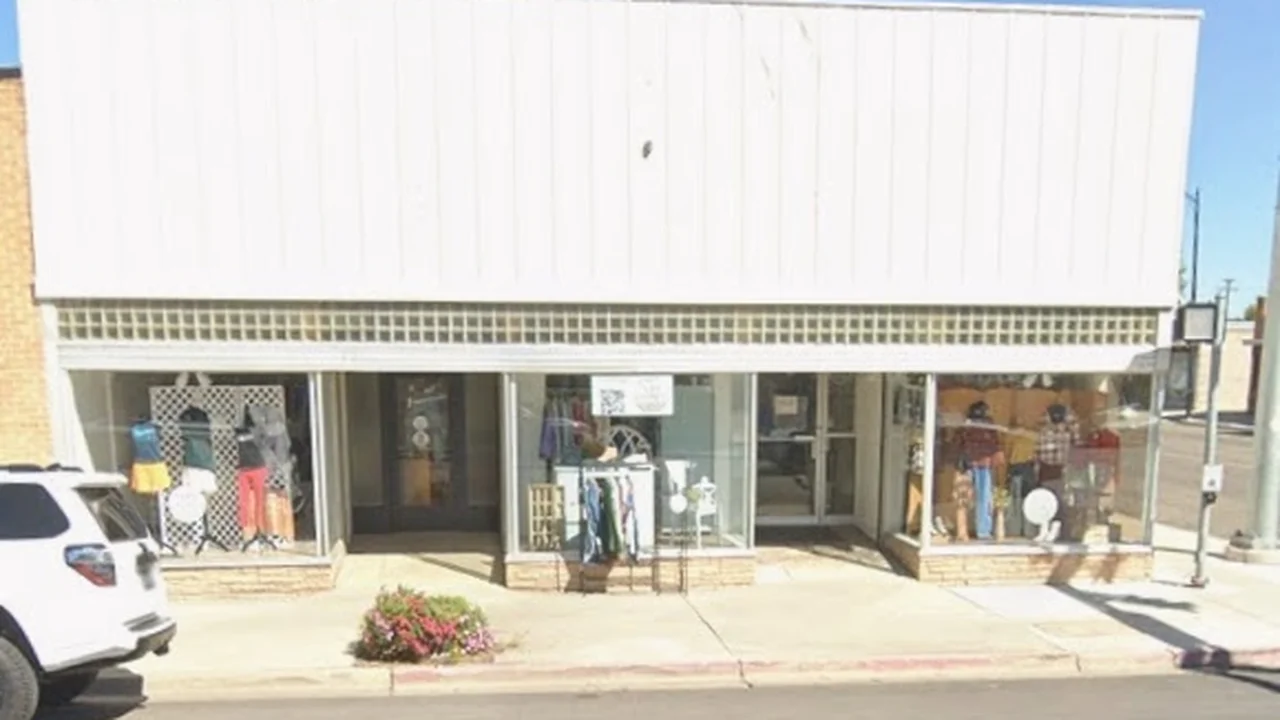 Consignment store in Tremonton, Utah: The Main Closet