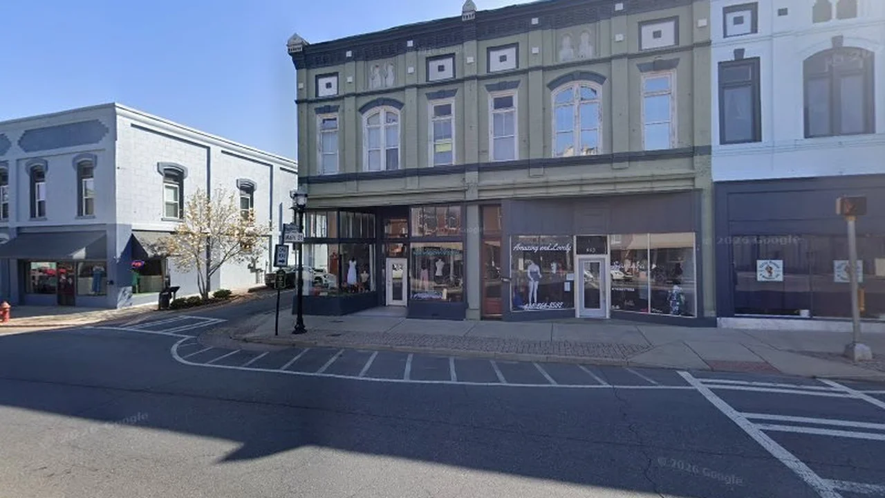Consignment store in Cedartown, Georgia: The Main Threads