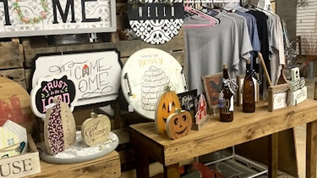 Consignment store in Warren, Ohio: The Market Place at Creekside Gardens