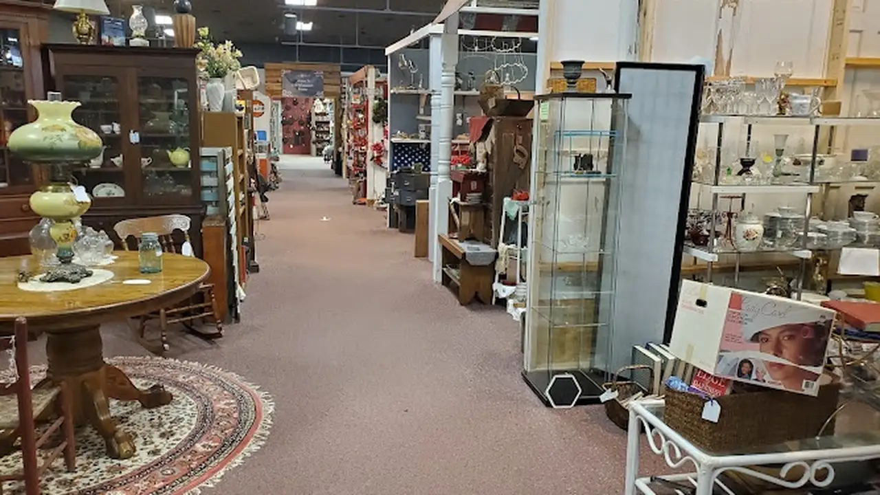 Consignment store in Albemarle, North Carolina: The Marketplace
