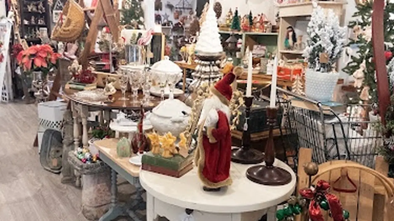Consignment store in Cumberland, Rhode Island: The Modern Farmhouse
