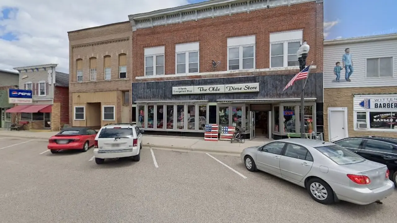 Consignment store in Wittenberg, Wisconsin: The Olde Dime Store