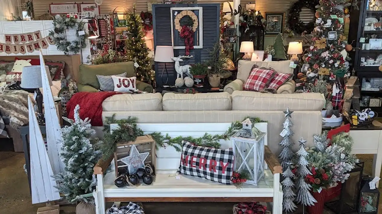 Consignment store in Zelienople, Pennsylvania: The Perfect Piece Home Furnishings