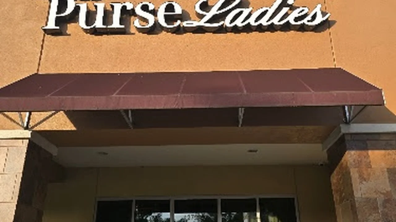 Consignment store in Jacksonville, Florida: The Purse Ladies