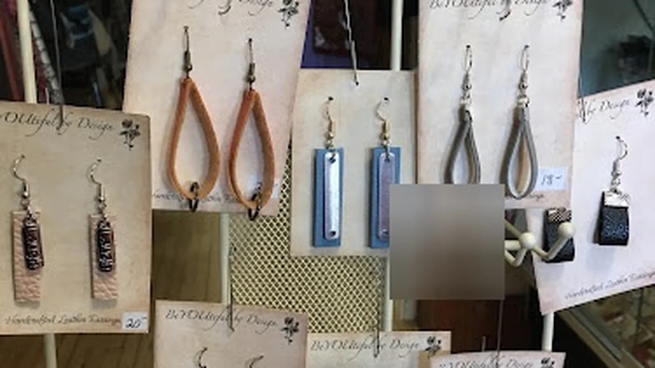 Consignment store in Duluth, Minnesota: The Red Door
