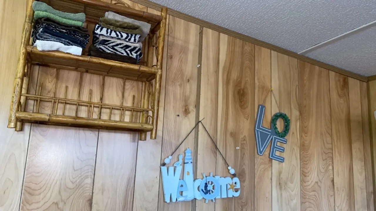 Consignment store in Bangs, Texas: The Red Shed Resale Shop