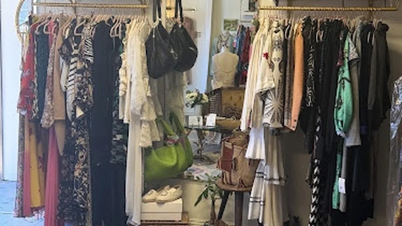 Consignment store in Costa Mesa, California: The Reissued