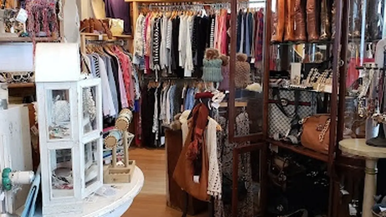 Consignment store in Saline, Michigan: The Resale Boutique