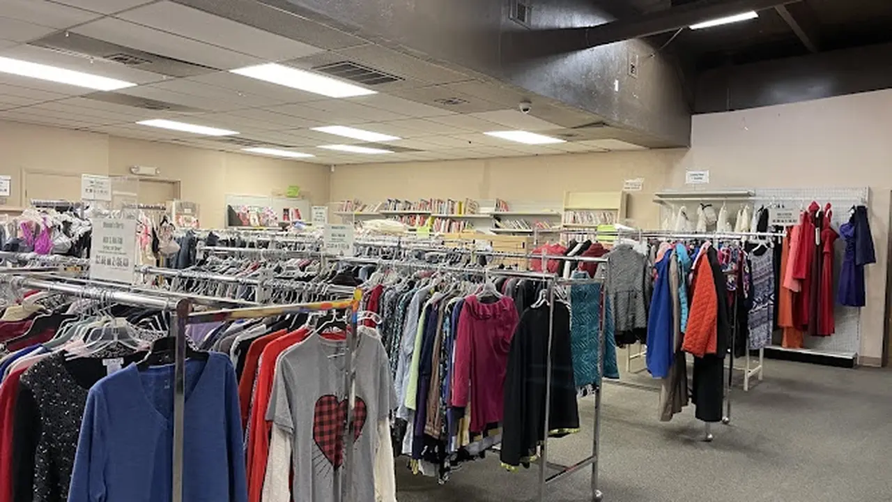 Consignment store in Warr Acres, Oklahoma: The ROC: Resale Shop